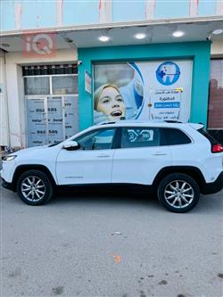 جیپ شیرۆکی